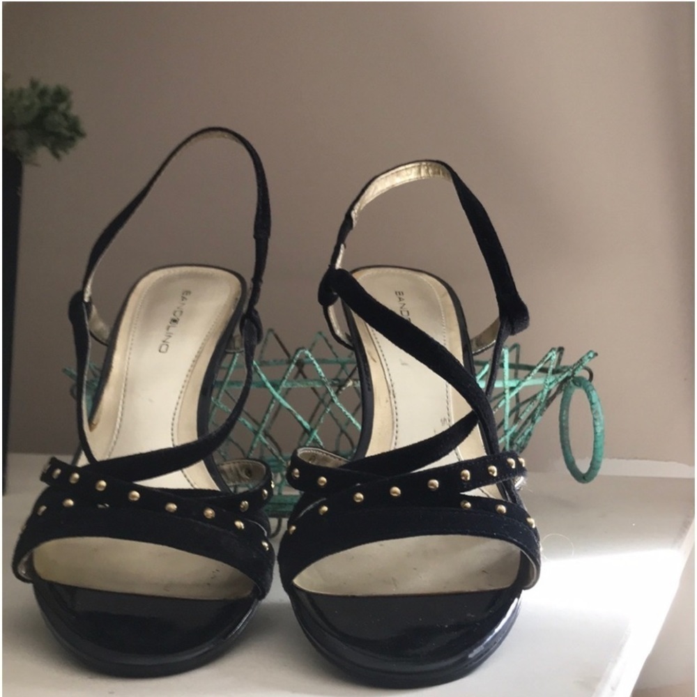 Bandolino Size 8 Black Velvet w/Gold Accents Strappy Kitten Heel Dress Shoes - Picture 3 of 7